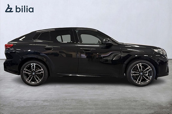 BMW iX2 16 of 18
