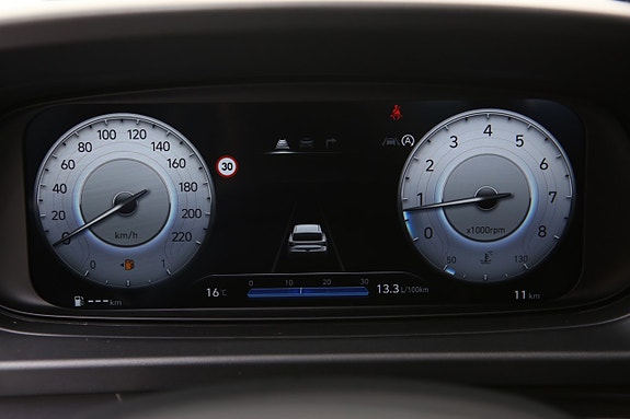 Hyundai i20 10 of 15