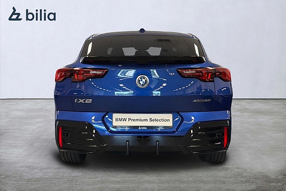 BMW iX2 4 of 18