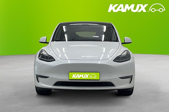 Tesla Model Y 6 of 22