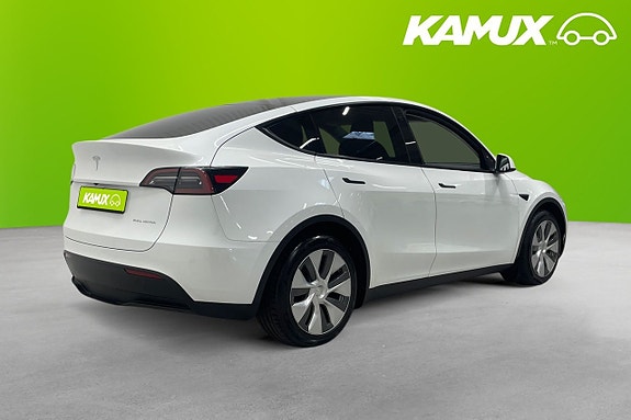 Tesla Model Y 4 of 22