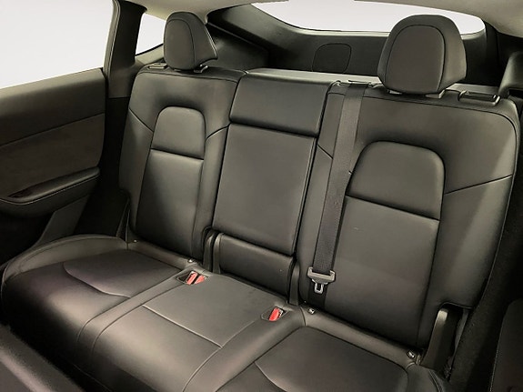 Tesla Model Y 12 of 22
