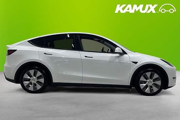 Tesla Model Y 2 of 22