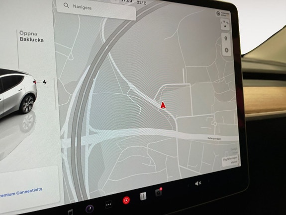 Tesla Model Y 15 of 22