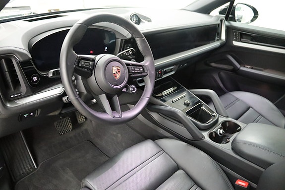 Porsche Cayenne 15 of 26