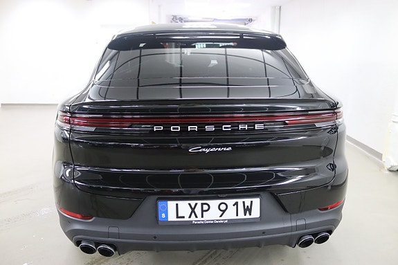 Porsche Cayenne 8 of 26