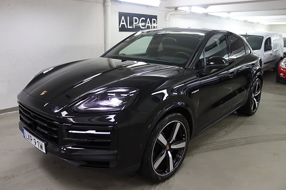 Porsche Cayenne 2 of 26