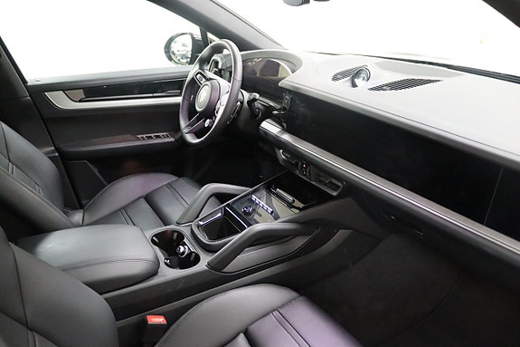 Porsche Cayenne 18 of 26