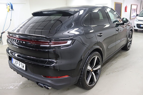 Porsche Cayenne 6 of 26