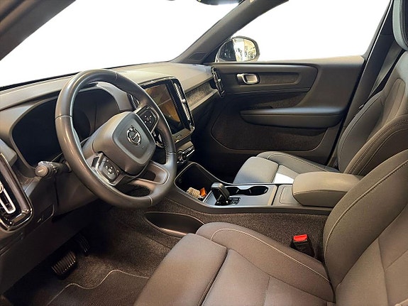 Volvo EX40 5 of 15
