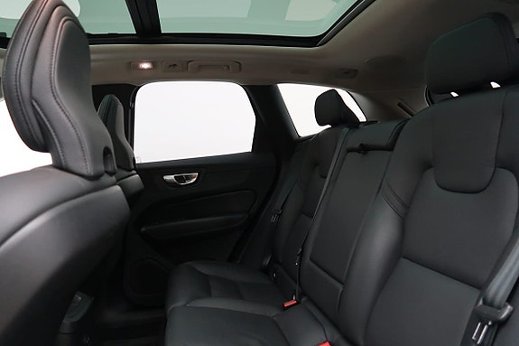 Volvo XC60 5 of 23