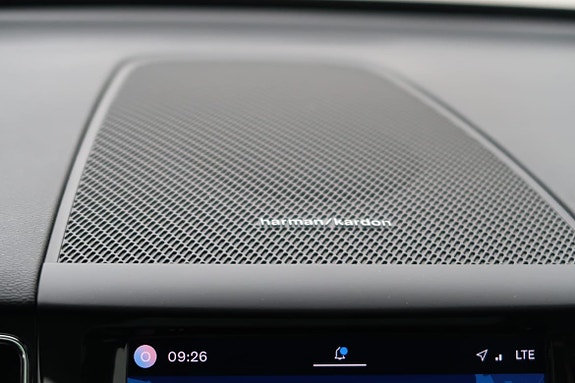 Volvo XC60 13 of 23