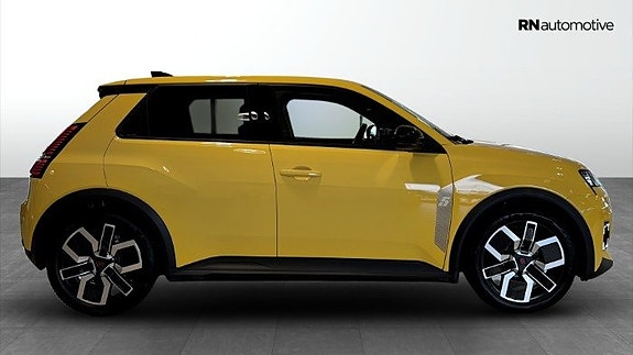Renault 5 E-Tech 6 of 21