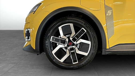 Renault 5 E-Tech 9 of 21