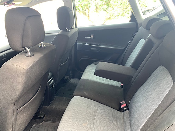 Kia Ceed 4 of 7