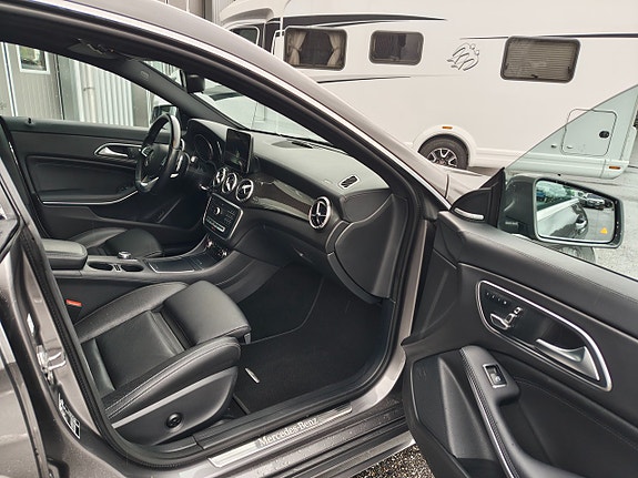 Mercedes-Benz CLA200 22 of 25