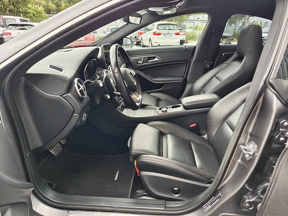 Mercedes-Benz CLA200 15 of 25