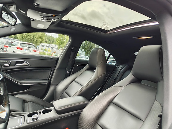 Mercedes-Benz CLA200 17 of 25