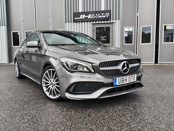 Mercedes-Benz CLA200 2 of 25