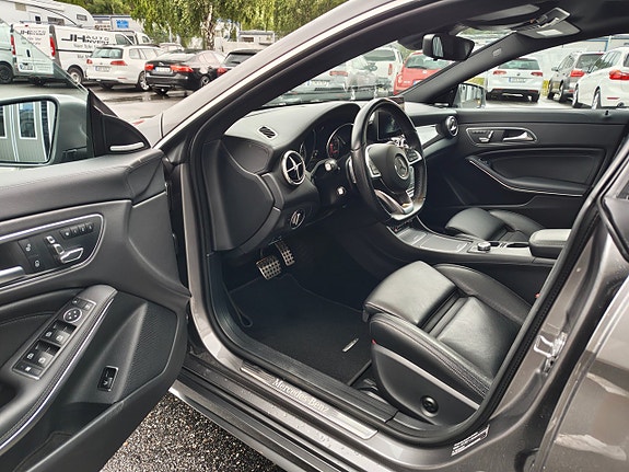 Mercedes-Benz CLA200 14 of 25