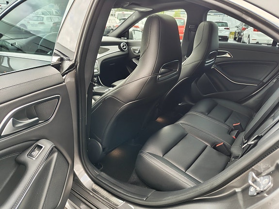 Mercedes-Benz CLA200 18 of 25