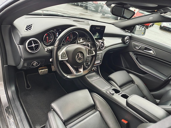 Mercedes-Benz CLA200 16 of 25