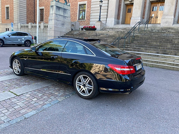 Mercedes-Benz E200 3 of 6