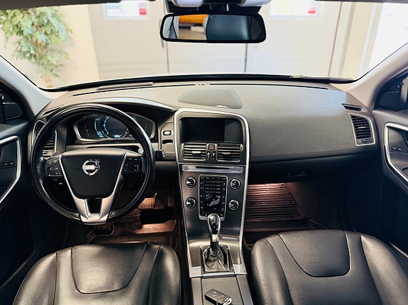 Volvo XC60 17 of 23