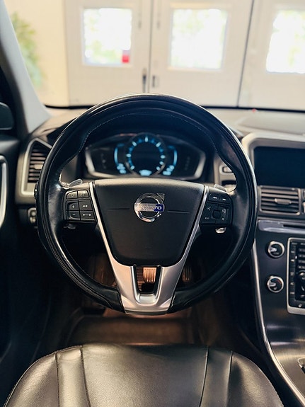 Volvo XC60 18 of 23