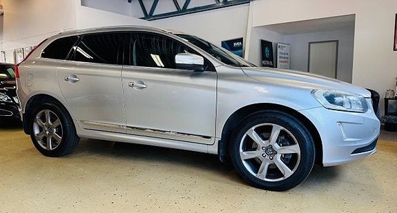Volvo XC60 11 of 23