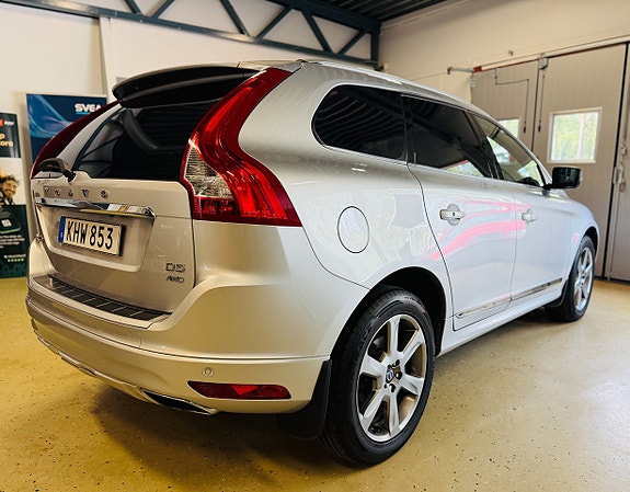 Volvo XC60 9 of 23