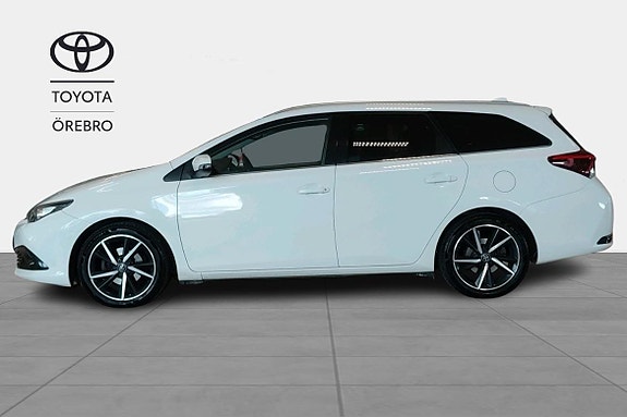 Toyota Auris 3 of 11