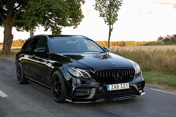 Mercedes-Benz E220 d 2 of 15