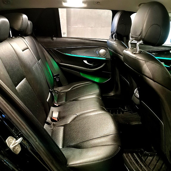 Mercedes-Benz E220 d 14 of 15