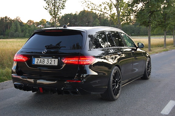 Mercedes-Benz E220 d 5 of 15