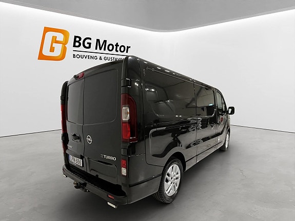 Opel Vivaro 4 of 16