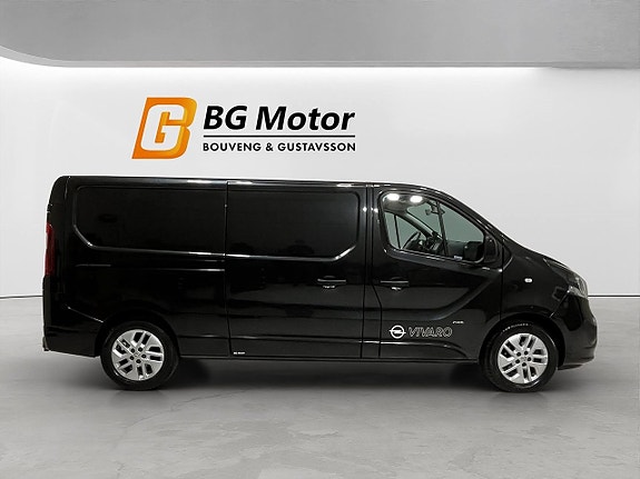 Opel Vivaro 3 of 16