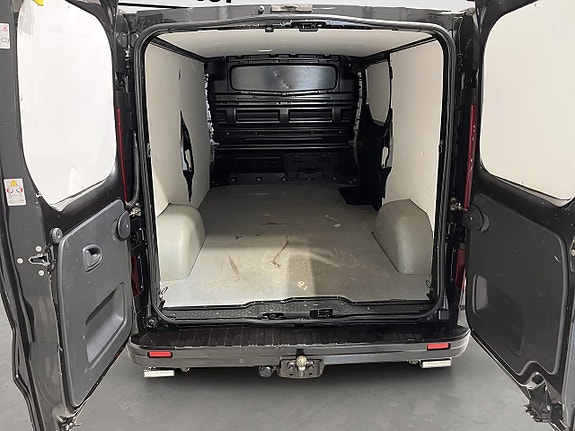 Opel Vivaro 11 of 16