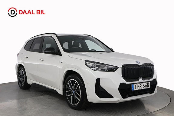 BMW iX1 3 of 28