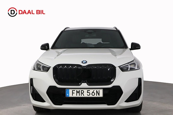 BMW iX1 2 of 28