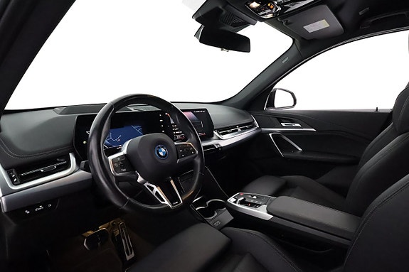 BMW iX1 11 of 28