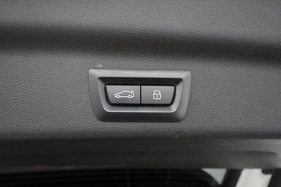BMW iX1 28 of 28
