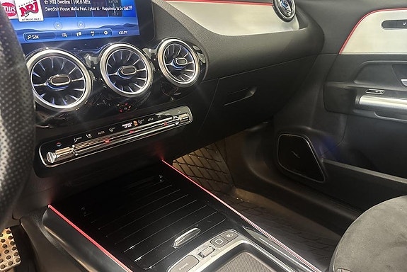 Mercedes-Benz GLA 200 12 of 14