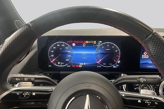 Mercedes-Benz GLA 200 10 of 14