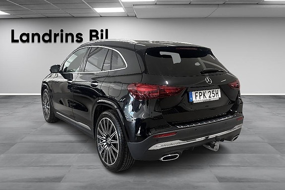 Mercedes-Benz GLA 200 6 of 14