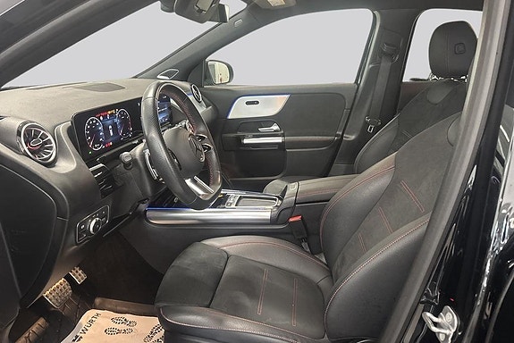 Mercedes-Benz GLA 200 8 of 14