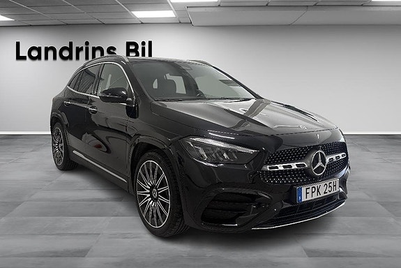 Mercedes-Benz GLA 200 3 of 14