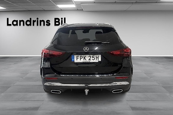 Mercedes-Benz GLA 200 5 of 14