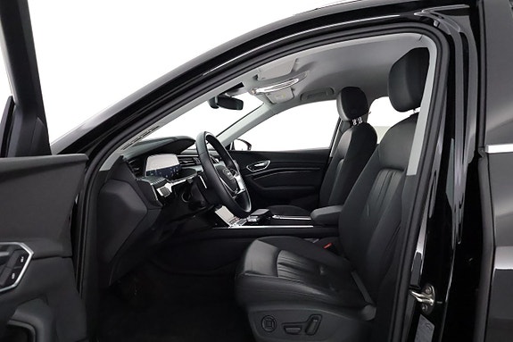 Audi e-tron 10 of 26