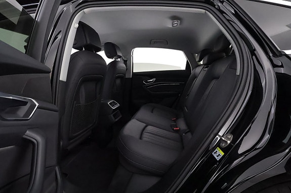 Audi e-tron 12 of 26